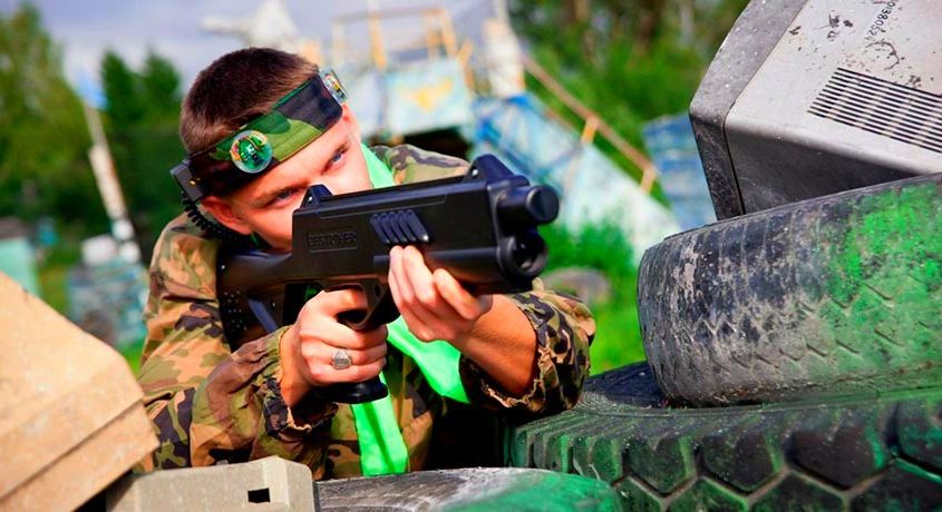 Активный отдых для всей семьи! Скидку 70% на лазерный бой предлагает военно-патриотический лазертаг-клуб «5 уровень»!