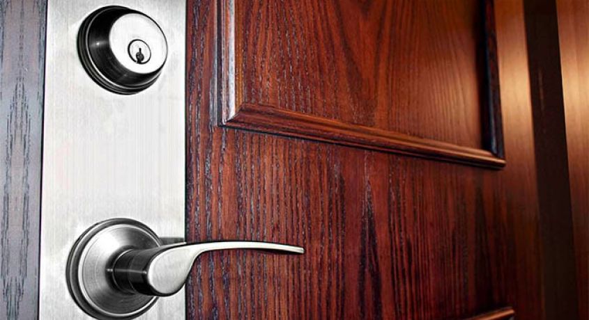 Ваш дом под защитой! Скидка до 90% на входные двери выставочного образца от компании «Коллекция дверей».