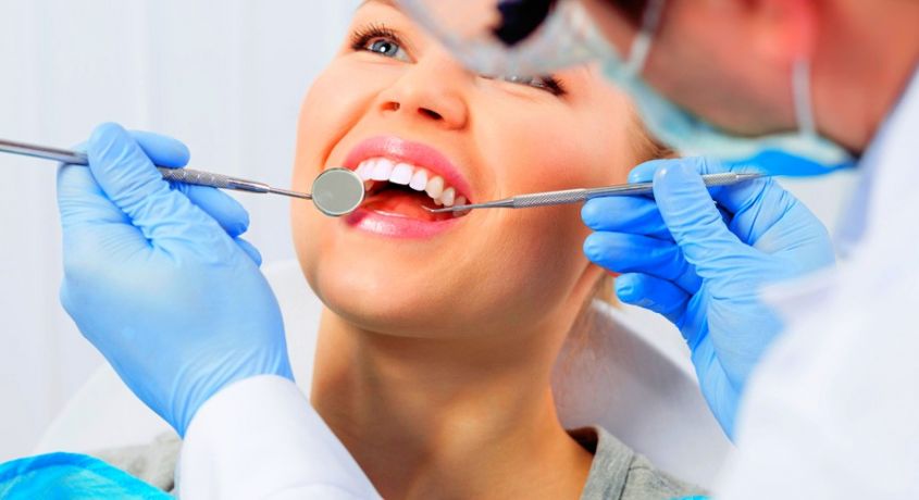 Хватит терпеть зубную боль! Скидка 50% на лечение кариеса любой сложности от стоматологической клиники «Айболит».
