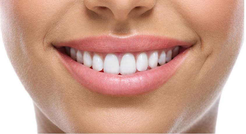 Красивая улыбка - путь к Успеху! Скидка 60% на профессиональную чистку зубов AirFlow и ультразвук от стоматологии «Династия».