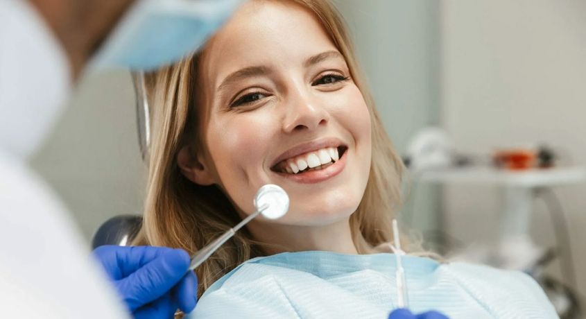 Скидка 50% на герметизацию фиссур и реминерализующую терапию в стоматологической клинике «Лэна-Дент».