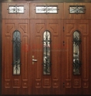 Парадная дверь со стеклянными вставками и ковкой ДПР-72