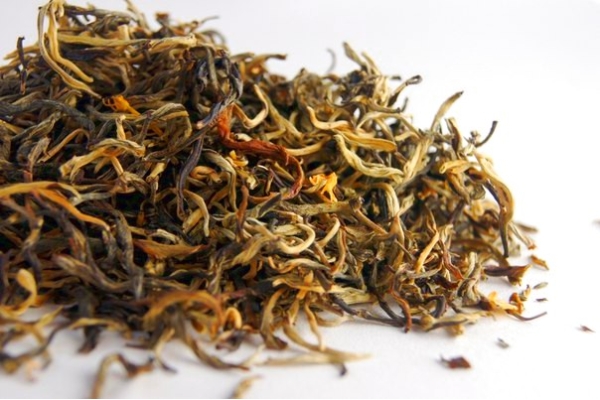 Моли Инь Чжень (серебряные лезвия с ароматом жасмина) жасминовый чай из Гуанси