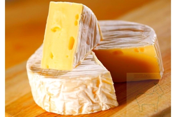 Сыр «Козий Камамбер» 