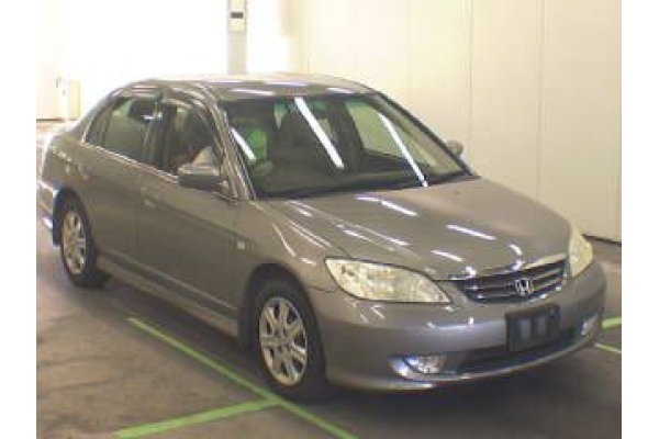 Honda Civic ES3 - 2004 год