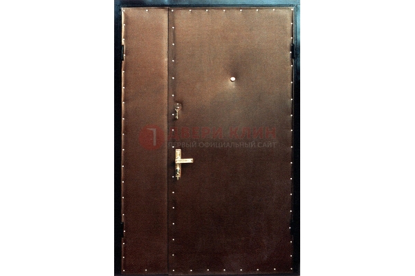 Темная металлическая тамбурная дверь ДТМ-40