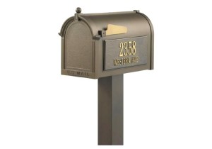 Кованый почтовый ящик на ножке