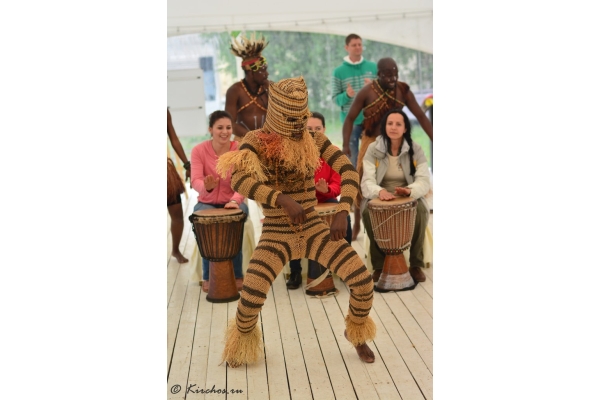 Африканское танцевальное шоу