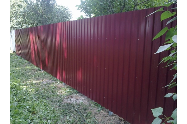 Забор из профлиста 1,5 м С8 с двухсторонним полимерным покрытием 