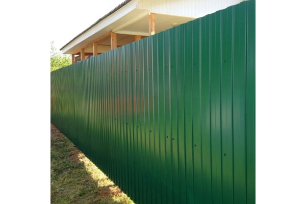 Забор из профлиста 1,75 м С8 с двухсторонним полимерным покрытием 