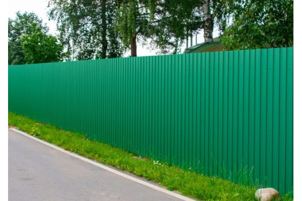 Забор из профлиста 1,75 м С10  с двухсторонним полимерным покрытием 