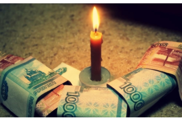 Заговор на деньги на денежную свечу