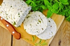 Сыр Домашний с зеленью и чесноком