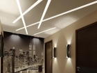 Натяжной потолок со световыми линиями с дизайном