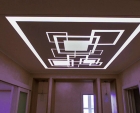 Натяжной потолок со световыми линиями недорогой