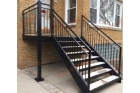 Металлическая прямая лестница уличная