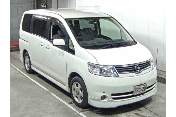Nissan SERENA C25 - 2005 год