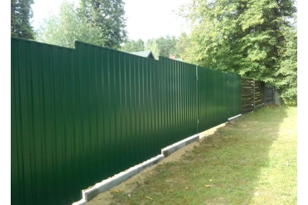 Забор из профлиста 3, 00 м С8 с односторонним полимерным покрытием 