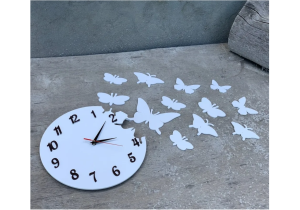 Часы декорация бабочки белые