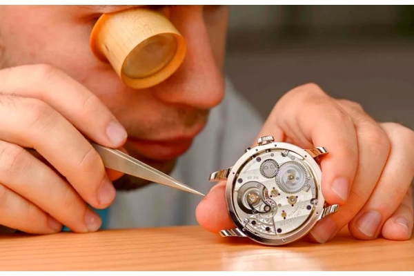 Ремонт механических швейцарских часов с хронографом