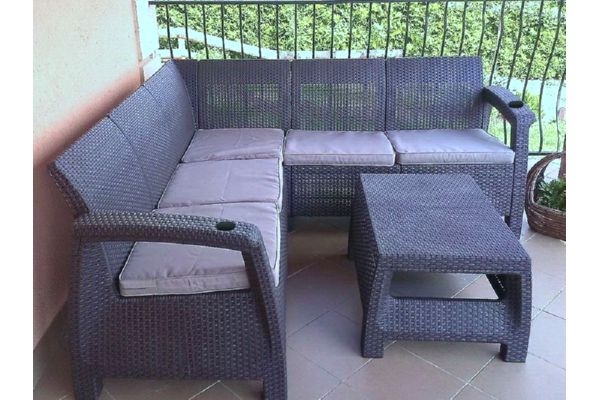 Угловой диван с подушками на 5 мест «Yalta Corner Set»