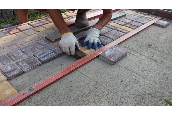 Укладка брусчатки с заливкой бетонного основания