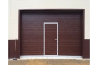 Секционные ворота с дверью для гаража