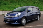 Toyota ISIS ZGM15W - 2013 год