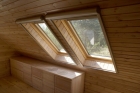 Монтаж деревянного мансардного окна